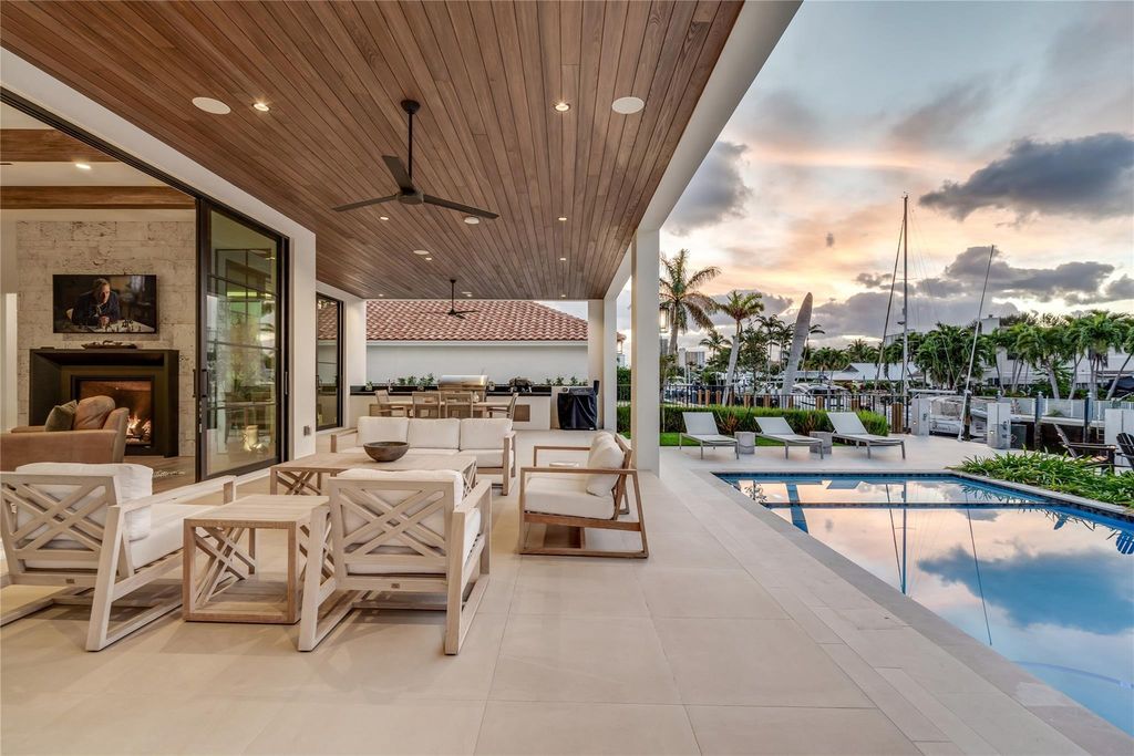 $7.5 Million Luxury Coastal-Farmhouse Estate with 90' Yacht Dock and Stunning Waterfront Views in Fort Lauderdale