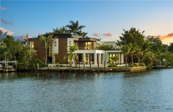 $8.8 Million Stoff Cooney Modern Waterfront Masterpiece in Naples