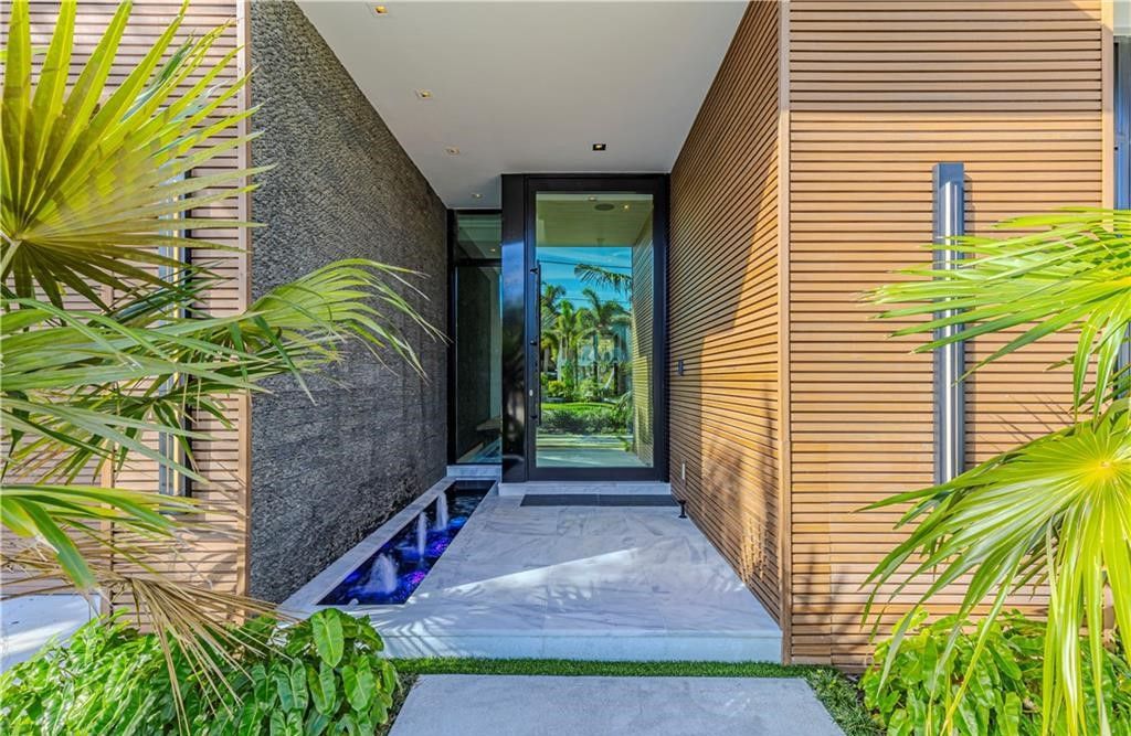 $8.8 Million Stoff Cooney Modern Waterfront Masterpiece in Naples