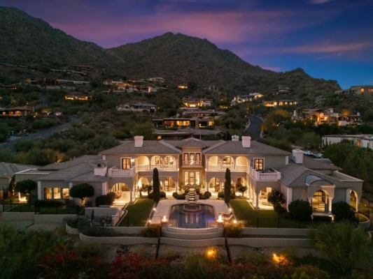 A Haven of Elegance: Luxurious Arizona Residence with Mountain and City Light Views for $7.85 Million