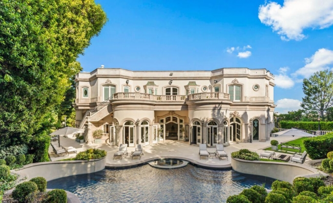 Beverly Hills Luxury: A Masterpiece of Classical Architecture and Contemporary Elegance, Asking $35 Million