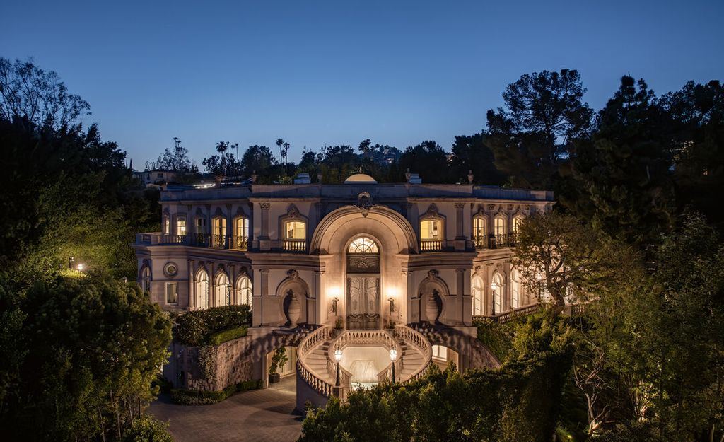 Beverly Hills Luxury A Masterpiece of Classical Architecture and Contemporary Elegance Asking 35 Million 2