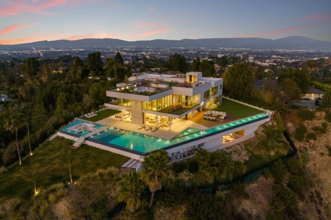 Encino Masterpiece: A Bold Statement in Luxury, Design, and Views for $39.995 Million