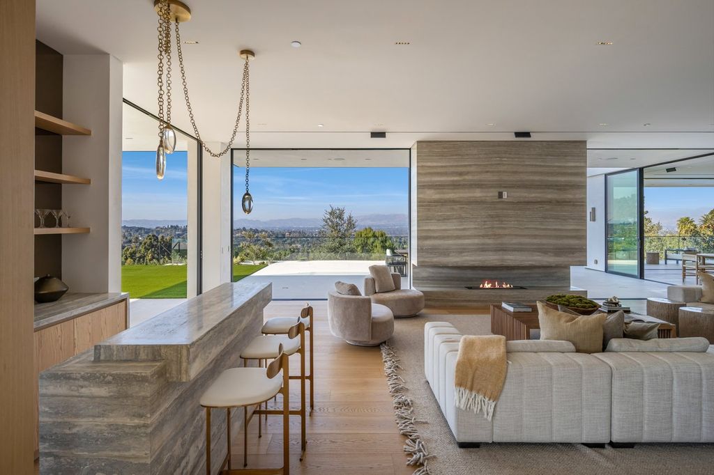 Encino Masterpiece A Bold Statement in Luxury Design and Views for 39.995 Million 10