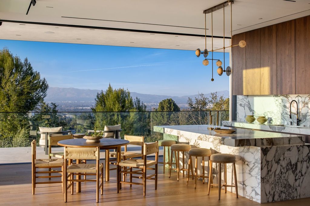 Encino Masterpiece A Bold Statement in Luxury Design and Views for 39.995 Million 12