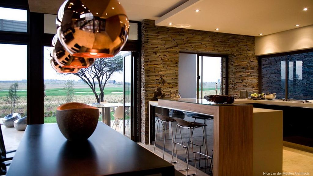 House Serengeti by Nico van der Meulen Architects