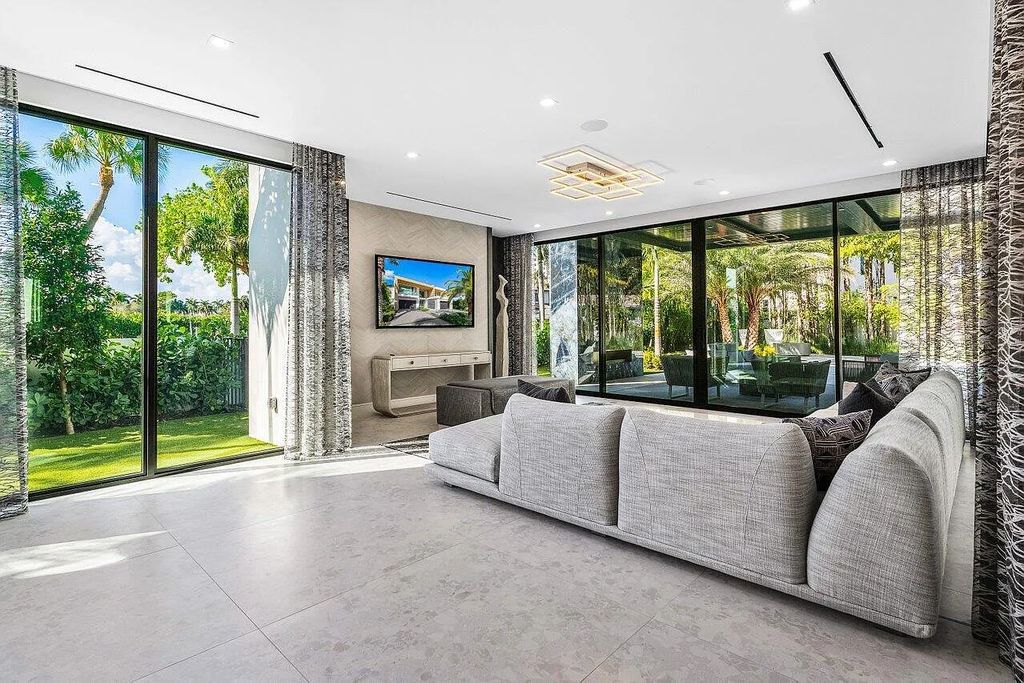 Luxurious $18.5 Million Contemporary Golf Course Estate in Boca Raton’s Royal Palm Yacht & Country Club