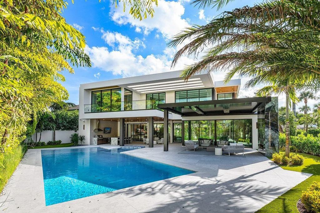 Luxurious $18.5 Million Contemporary Golf Course Estate in Boca Raton’s Royal Palm Yacht & Country Club