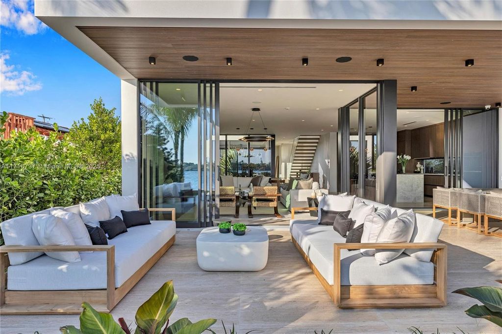 Luxurious $9.5 Million Waterfront Estate with Bay Views, Pool, and Ocean Access in Miami Beach