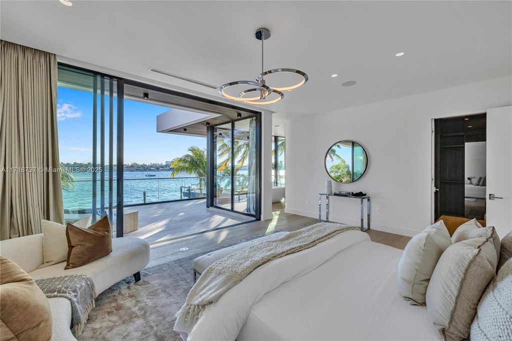 Luxurious $9.5 Million Waterfront Estate with Bay Views, Pool, and Ocean Access in Miami Beach