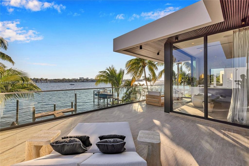 Luxurious $9.5 Million Waterfront Estate with Bay Views, Pool, and Ocean Access in Miami Beach