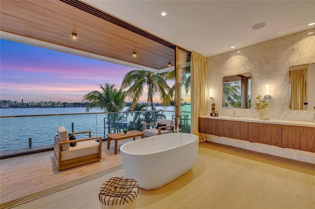 Luxurious $9.5 Million Waterfront Estate with Bay Views, Pool, and Ocean Access in Miami Beach