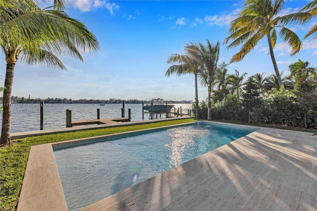 Luxurious $9.5 Million Waterfront Estate with Bay Views, Pool, and Ocean Access in Miami Beach