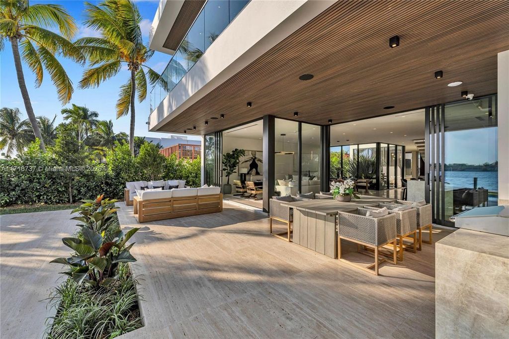 Luxurious $9.5 Million Waterfront Estate with Bay Views, Pool, and Ocean Access in Miami Beach