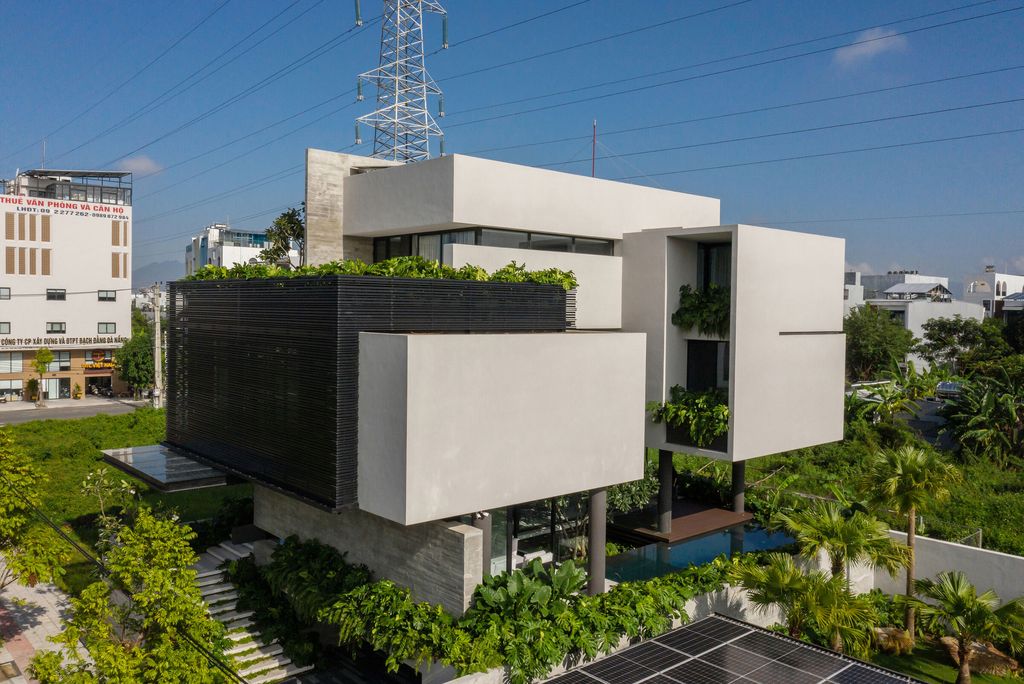 MCHU Villa, Retreat along Da Nang River by MAS Architecture