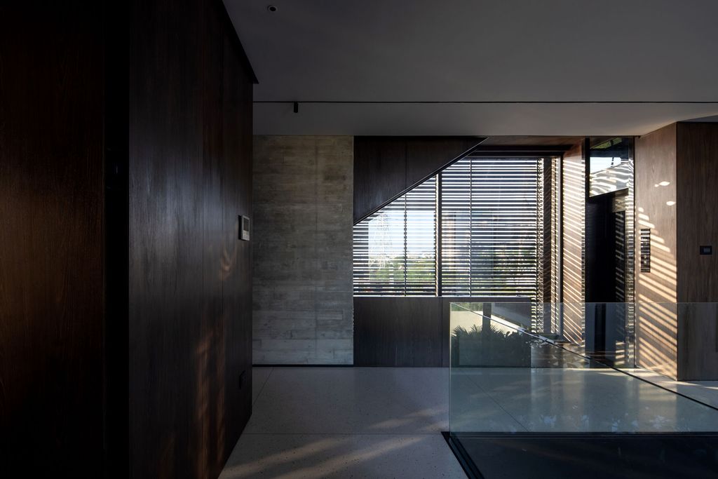 MCHU Villa, Retreat along Da Nang River by MAS Architecture