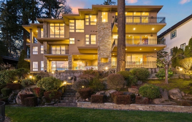 Modern Elegance Defined: The Lakeview House in Oregon, Offering Unmatched Design for $4.999 Million