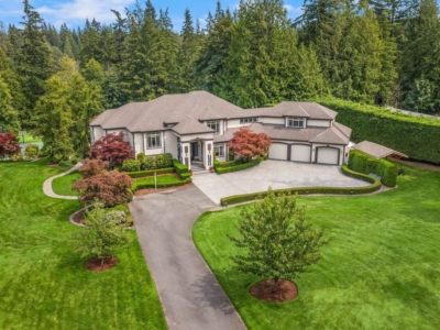 Sprawling Estate in Washington Offers Unmatched Privacy Elegance and Top Tier Amenities for 4.25 Million 38