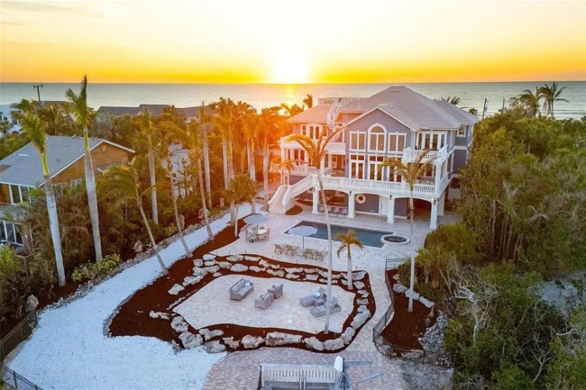 Stunning Bayfront and Gulf-View Estate in Osprey, Offered at $7.4 Million