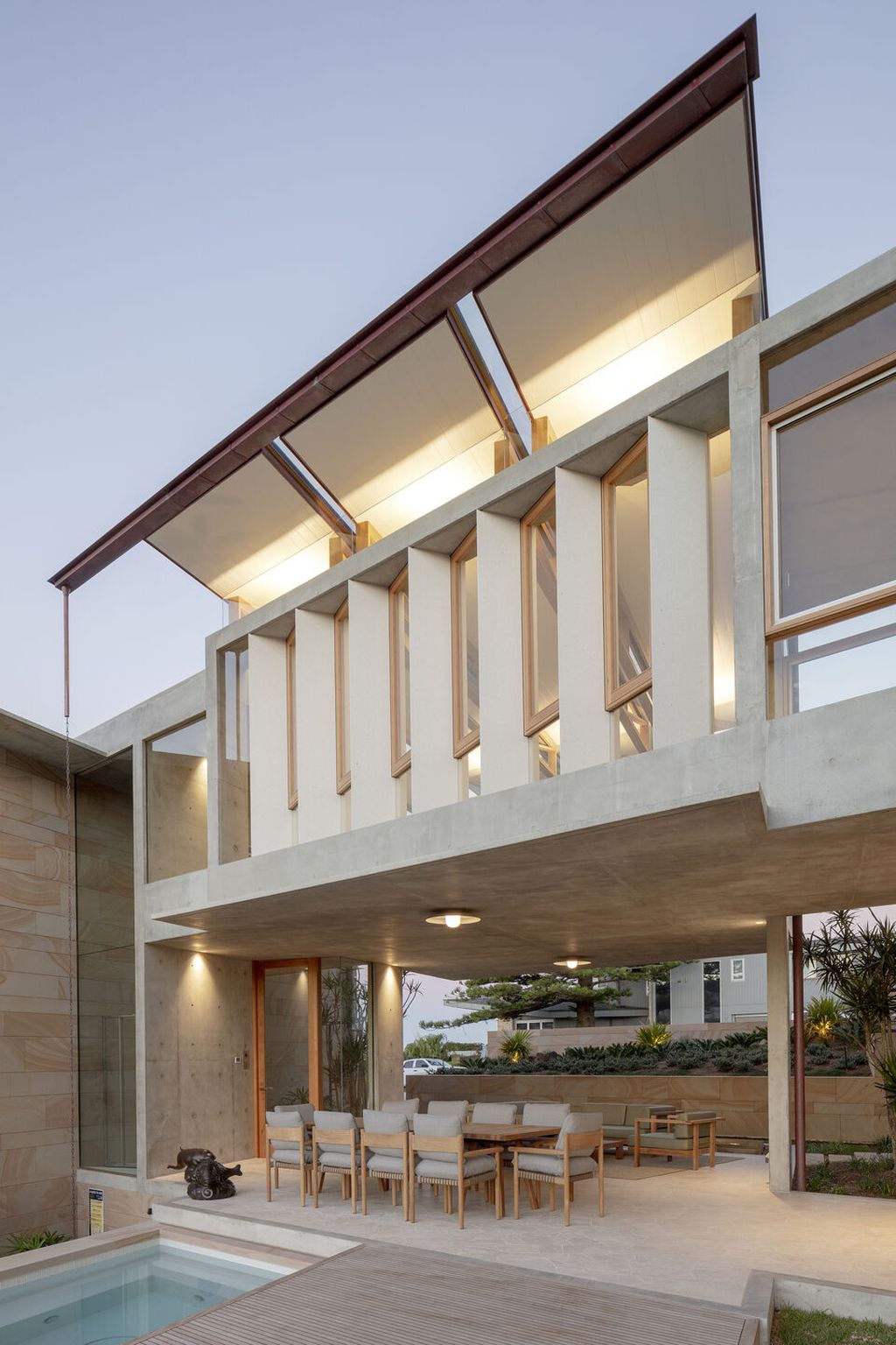 Surfside House in Australia by Richard Cole Architecture