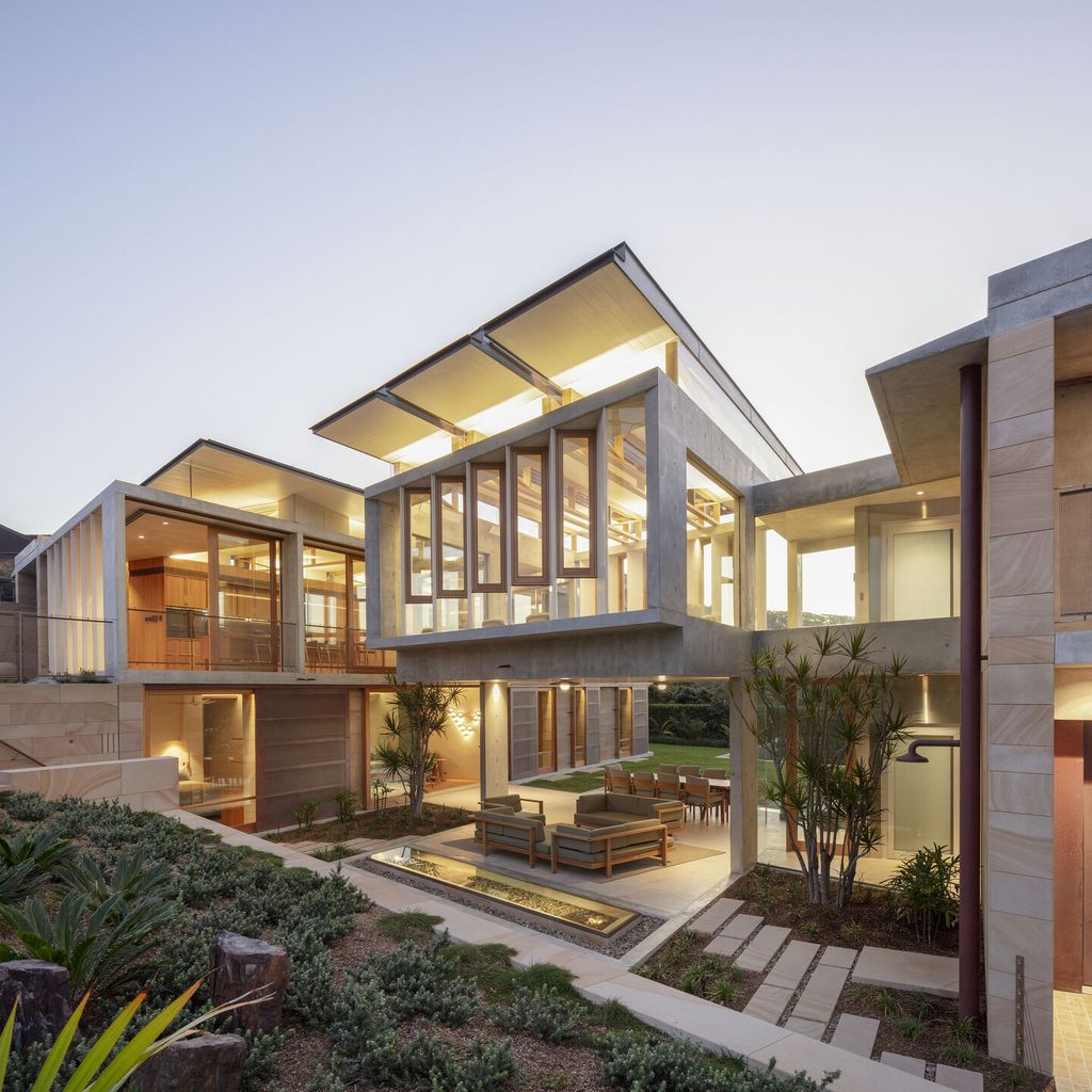 Surfside House in Australia by Richard Cole Architecture