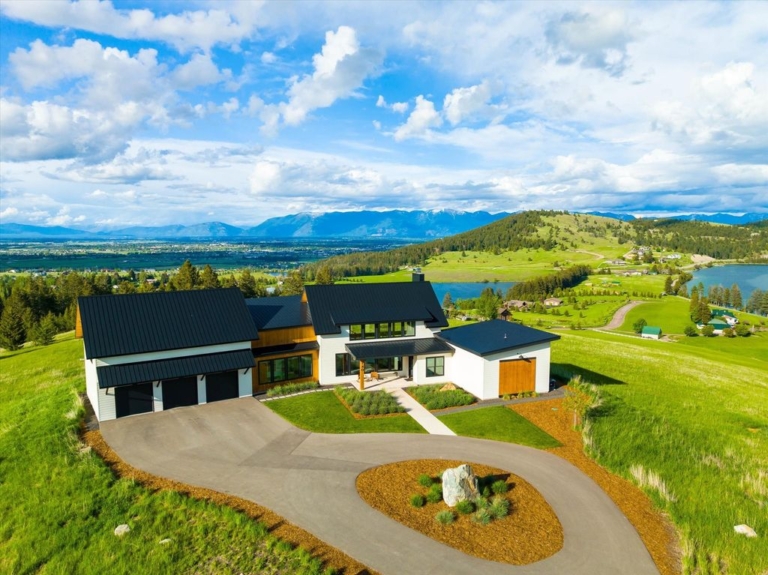 Top of the World in Montana: Stunning $3.4M Modern Estate with Unrivaled Views