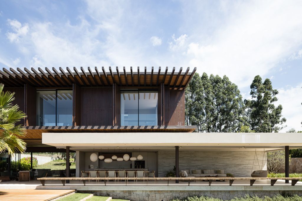 Valencia House, Harmonious Retreat by Padovani Arquitetos