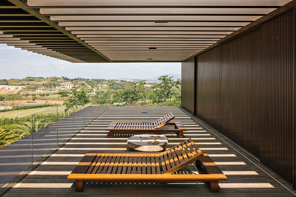 Valencia House, Harmonious Retreat by Padovani Arquitetos