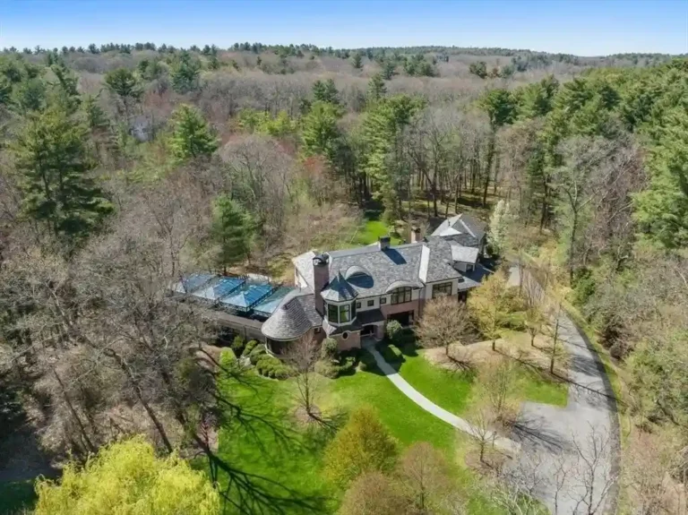 A True Masterpiece of Elegance and Exclusivity in Massachusetts Lists for $13.5 Million