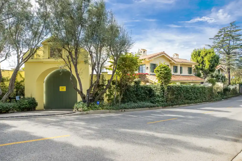 1401 Bel Air Rd Iconic Mid Century Estate Hits the Market with Breathtaking Views 3