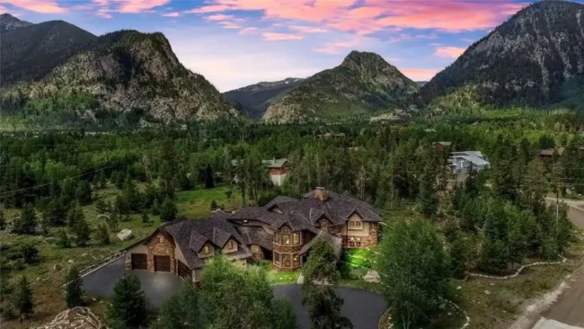 Breathtaking Colorado Home Redefines Elegance and Comfort at $7,208,625