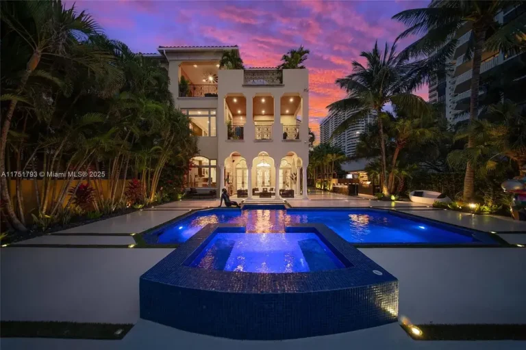 Elite Waterfront Living: A $8 Million Architectural Gem in Aventura’s Most Coveted Enclave