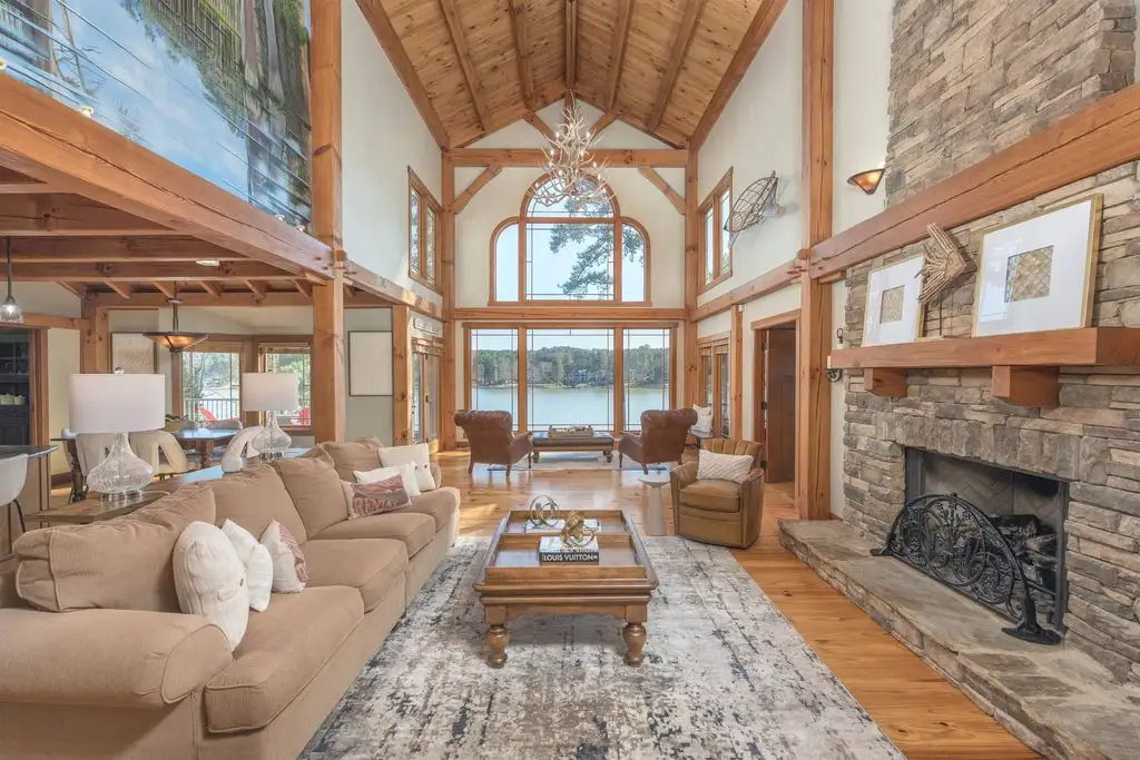 2531 Cherokee Dr Exquisite Timber Frame Estate on 1.17 Acres of Waterfront Bliss – Listed for 3375000 3