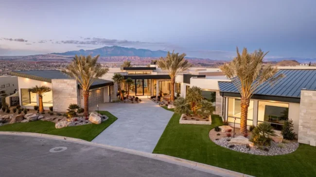 Luxury Living Redefined: $9.7M Estate with Breathtaking Views and Sophisticated Design in Utah