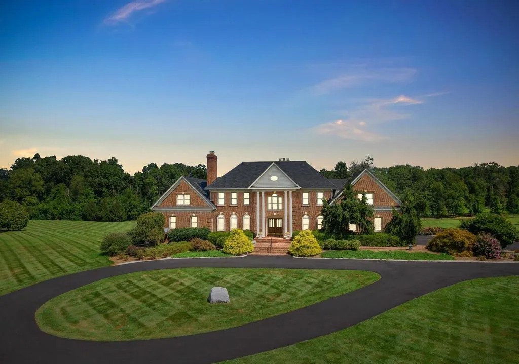 37120 Devon Wick Ln A Stunning Georgian Home in Virginia with Historic Charm and Modern Upgrades—Listed for 2.15 Million 2