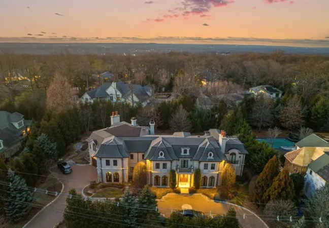 Effortless Elegance and Contemporary Flair: New Jersey Estate on the Market for $5,299,000