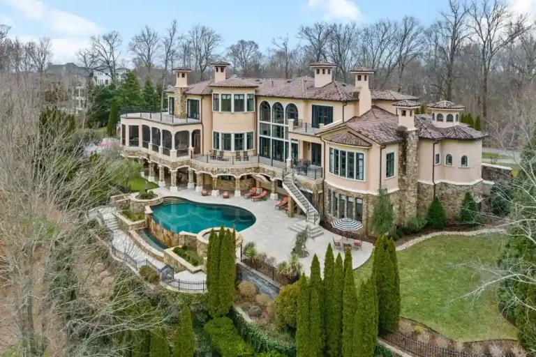 Extraordinary Estate Features Stunning Architectural Details in Tennessee, Asks for $9.75 Million