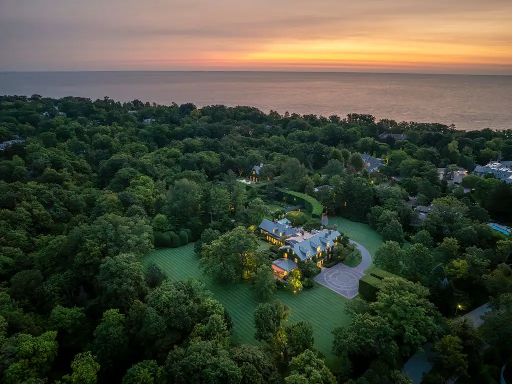 930 E Rosemary Rd A Majestic Georgian Estate in Lake Forest Listed for 14.975 Million 2