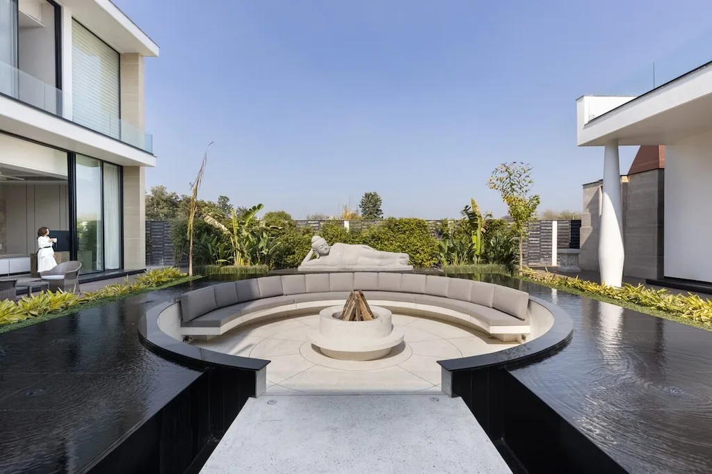 Ananda Residence by 23DC Architects, Luxurious Fusion of Modernity and Indian Heritage in Amritsar