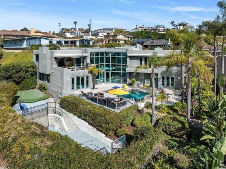 Breathtaking Ocean Views Meet Contemporary Design in California’s Coastal Haven for $7.595 Million