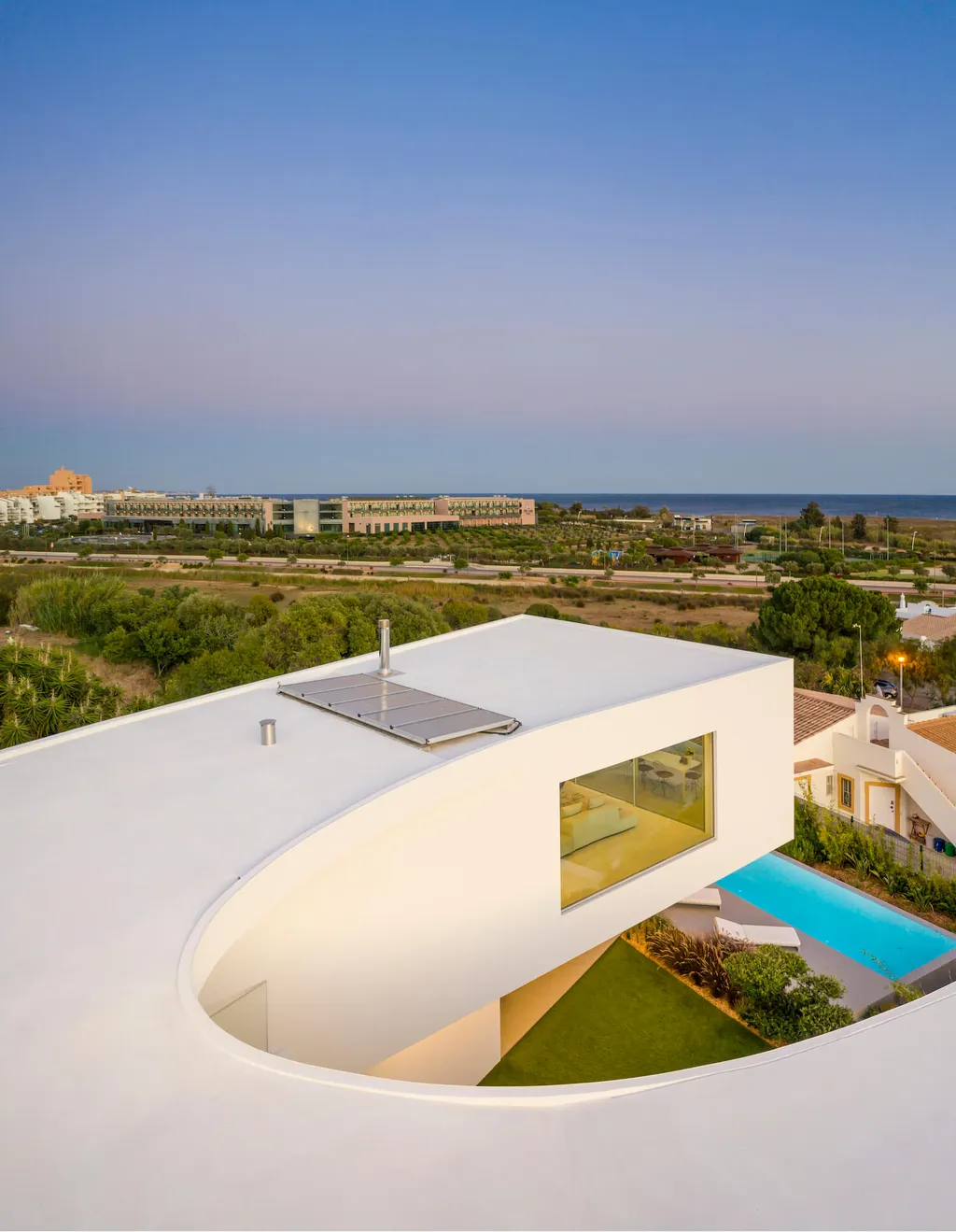 Dorfler House by Vitor Vilhena Arquitectura, A Sculptural Tribute to the Sea