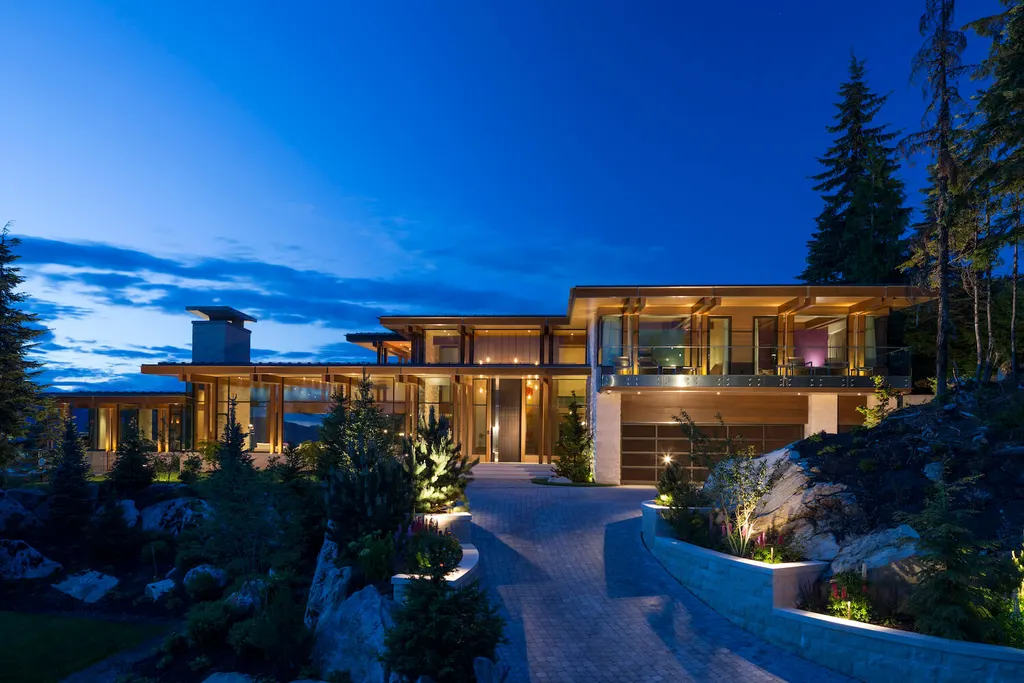 High Point Residence by Openspace Architecture, A Luxurious Mountain Retreat