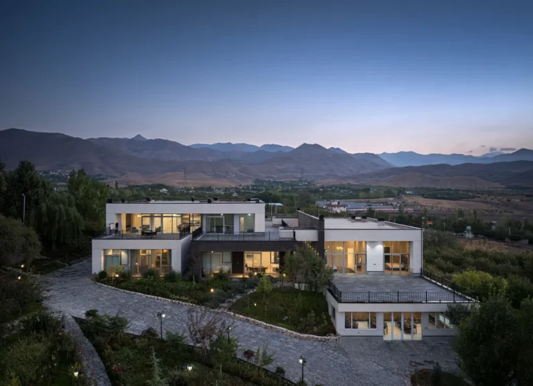 Horizontal Villa by Peyman Gordan, A Modern Oasis in Alborz Province