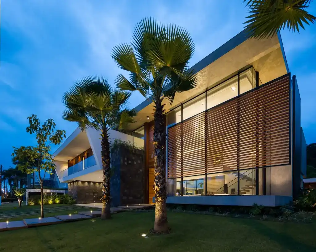 Jukro House A Masterpiece of Architectural Design on the Coast of Sao Paulo 11 result