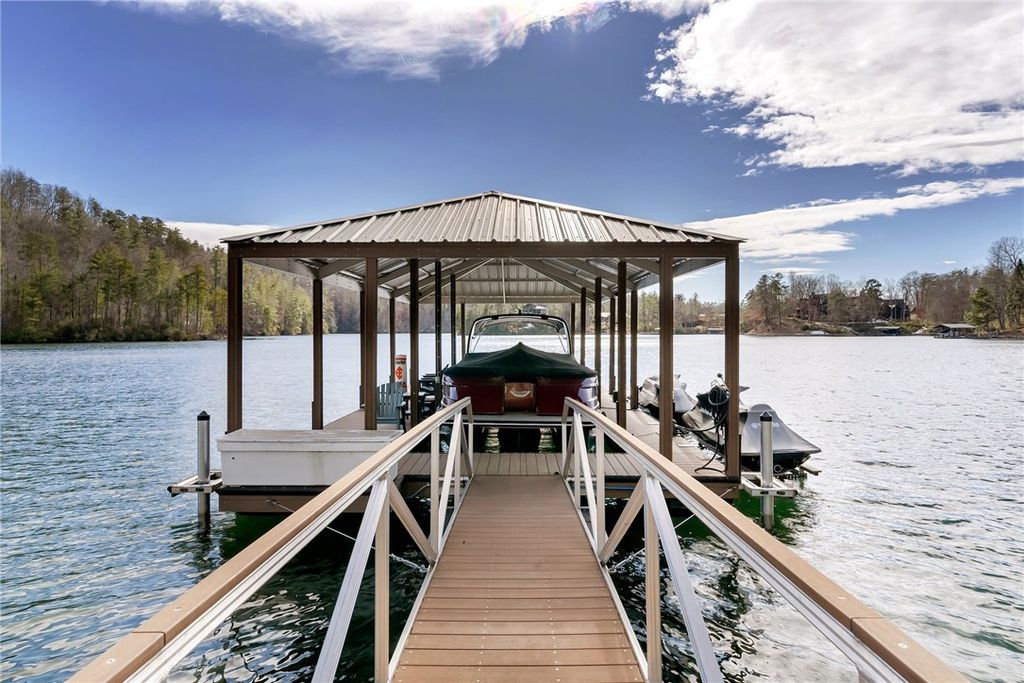 Lake Keowee Retreat Resort Style Living on a 1 Acre Point Lot Offered for 5.15 Million 43