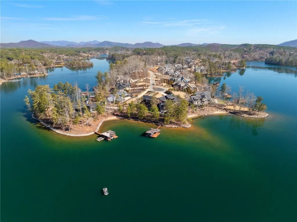 Lakeside Luxury Redefined 473 Peninsula Rdg Hits the Market for 11.5 Million 14