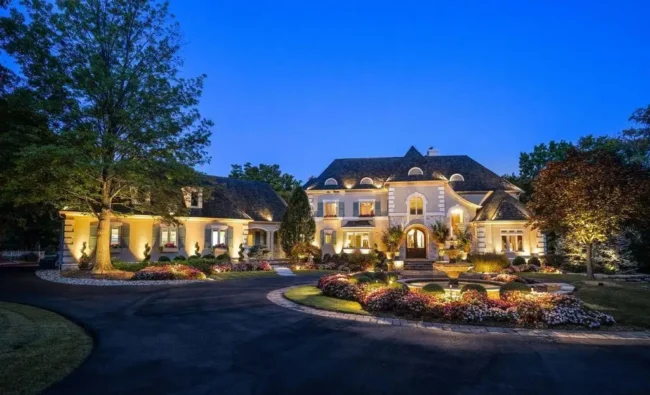 Unparalleled Luxury Estate Offering Privacy and Scenic Beauty Asks for $3.5 Million in Ohio