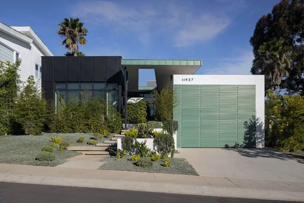 Mar Vista Residence by Tim Gorter Architect A Mid Century Modern Transformation 1