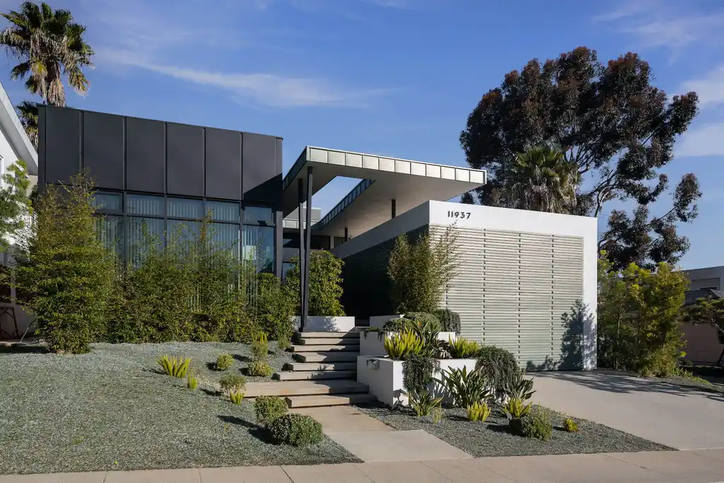 Mar Vista Residence by Tim Gorter Architect, A Mid-Century Modern Transformation