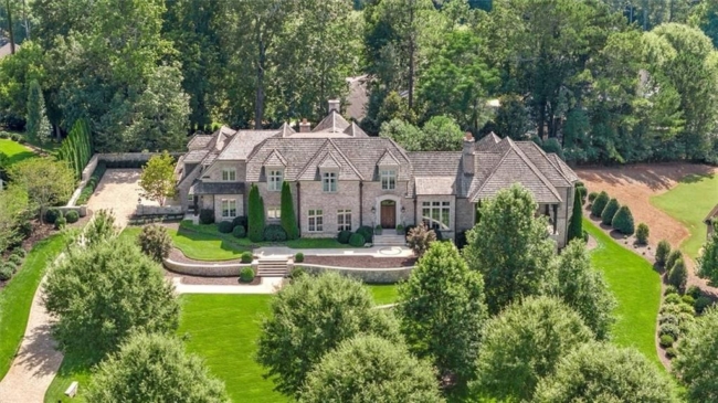 Timeless Elegance Awaits: Extraordinary Custom Home by Architect William T. Baker in Georgia for $5.5 Million